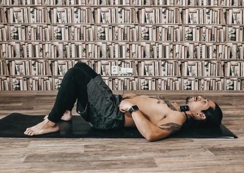 Co vás čeká v programu aneb jak zasadit žebra a zpevnit břicho.